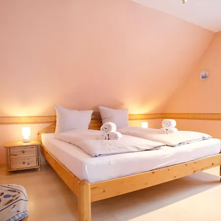 Haus Deichschaf بيت للعطل *